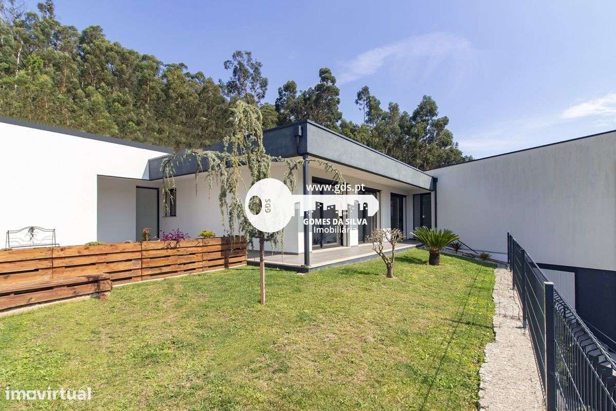 Moradia Térrea c/ 3 suites e vistas panorâmicas na Morreira - Grande imagem: 2/52