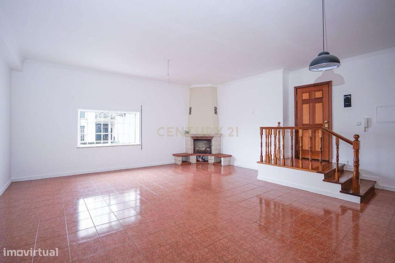 Apartamento T4 com Garagem Box na Av. Brasil – Lousã | Excelente Local - Grande imagem: 4/21