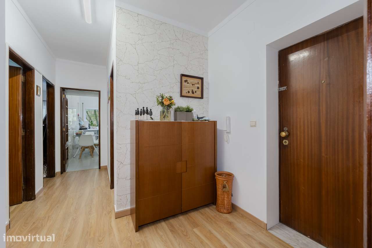Apartamento T3 Remodelado no Centro de Braga-17