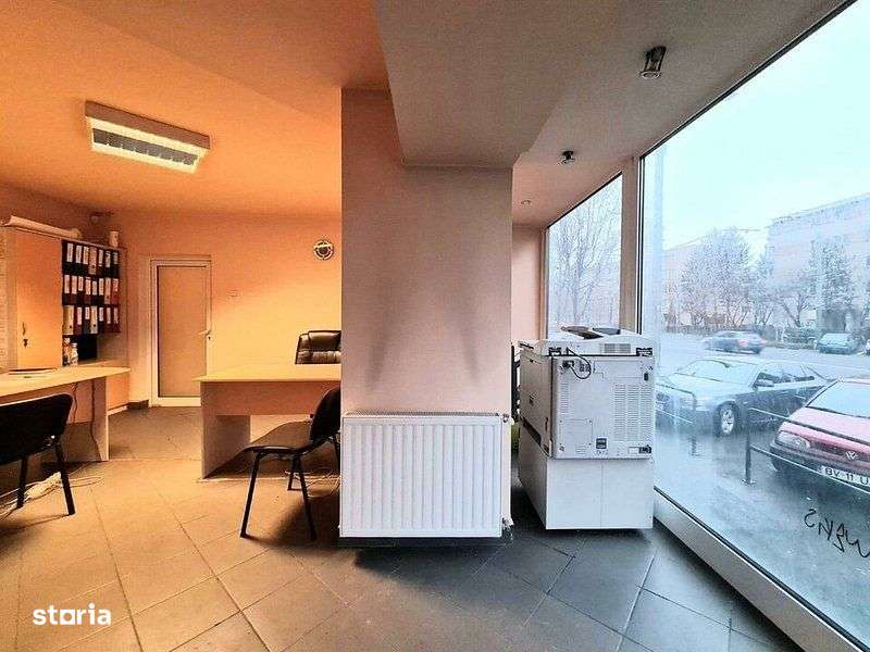 Spatiu birouri/comercial cu vitrina mare de 11 ml la B-dul Zizinului-4