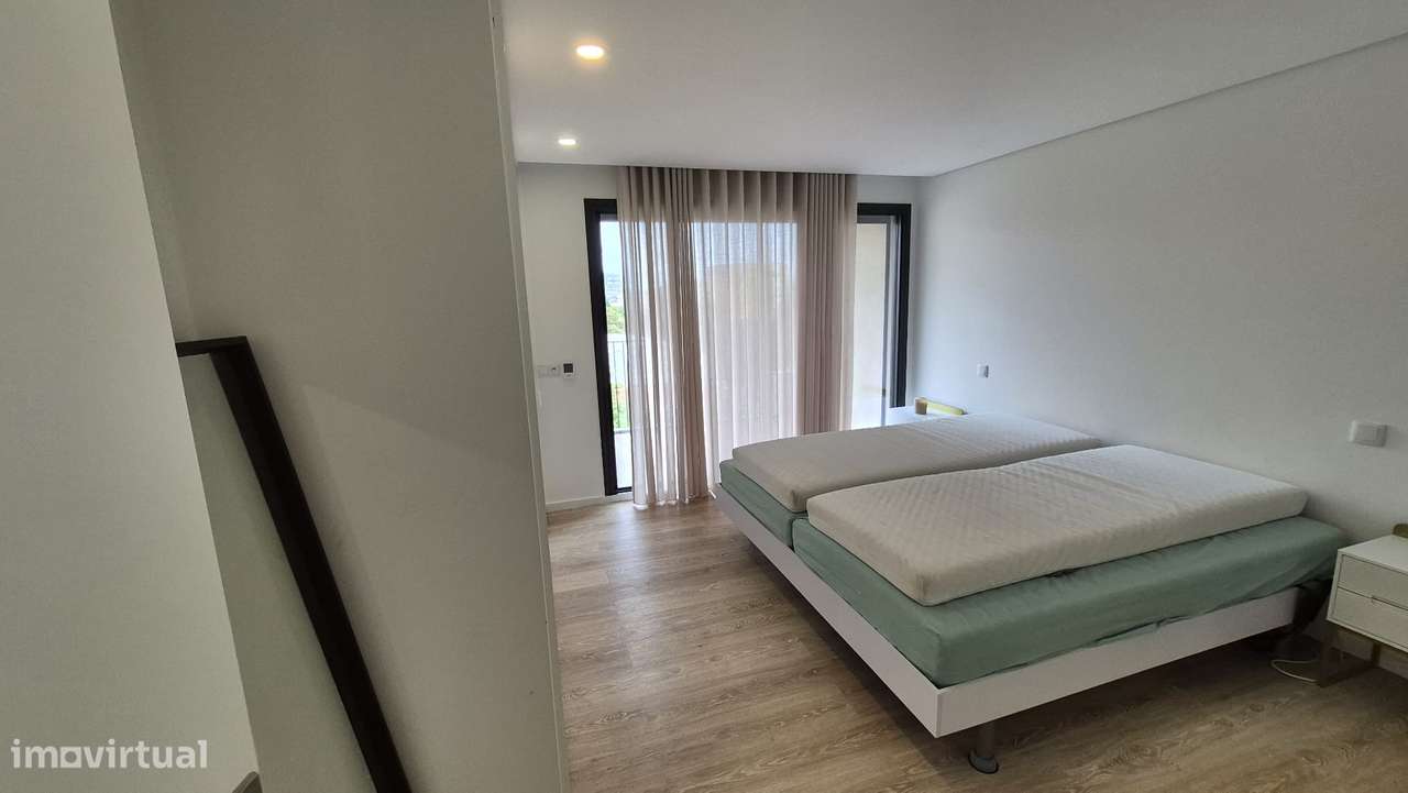 T3 Recuado no último piso, com terraço de 77,35m2 e garagem fechada-19