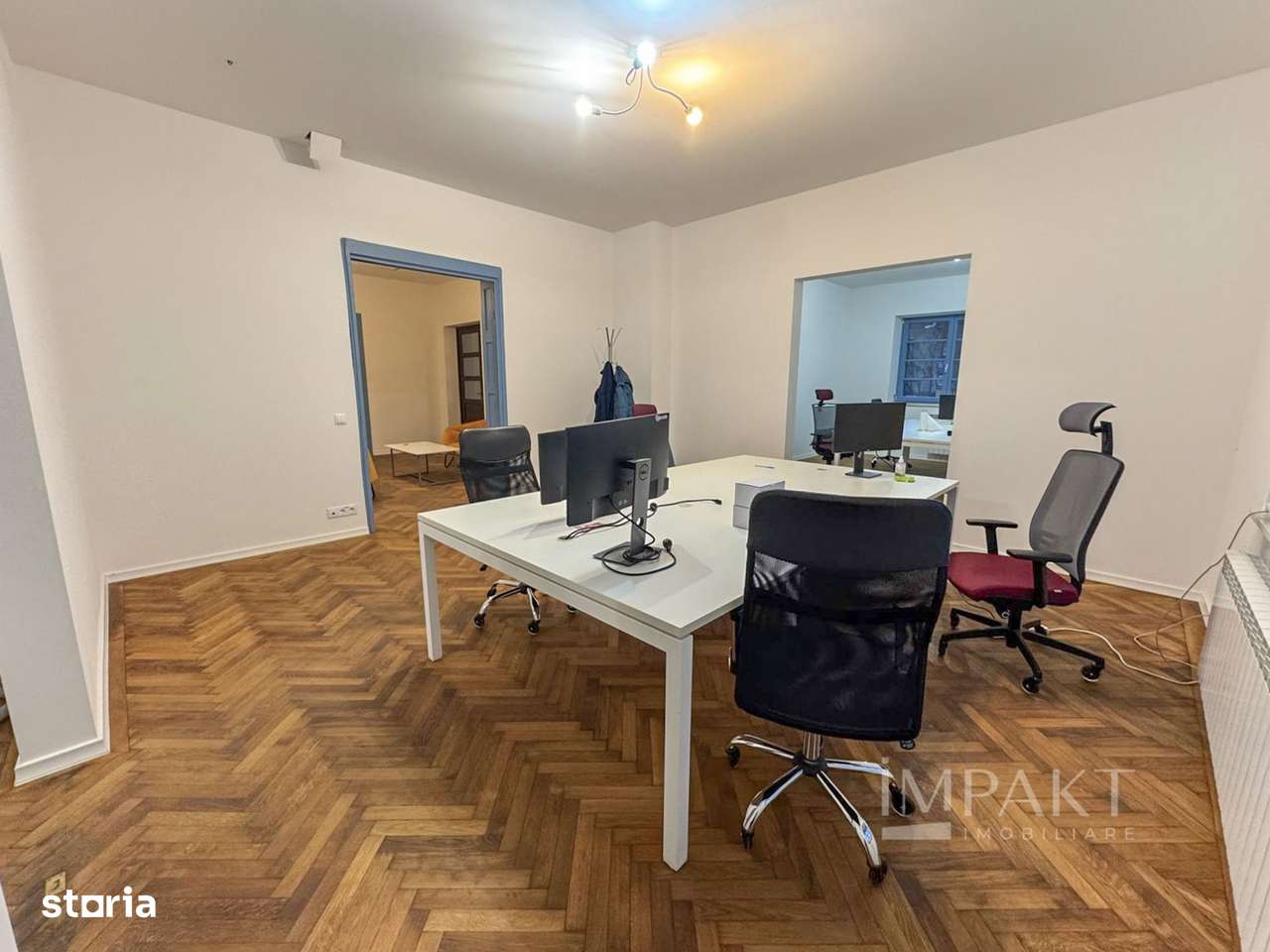 Vila impresionanta cu 12 incaperi in Andrei Muresanu - Imagine principală: 4/20