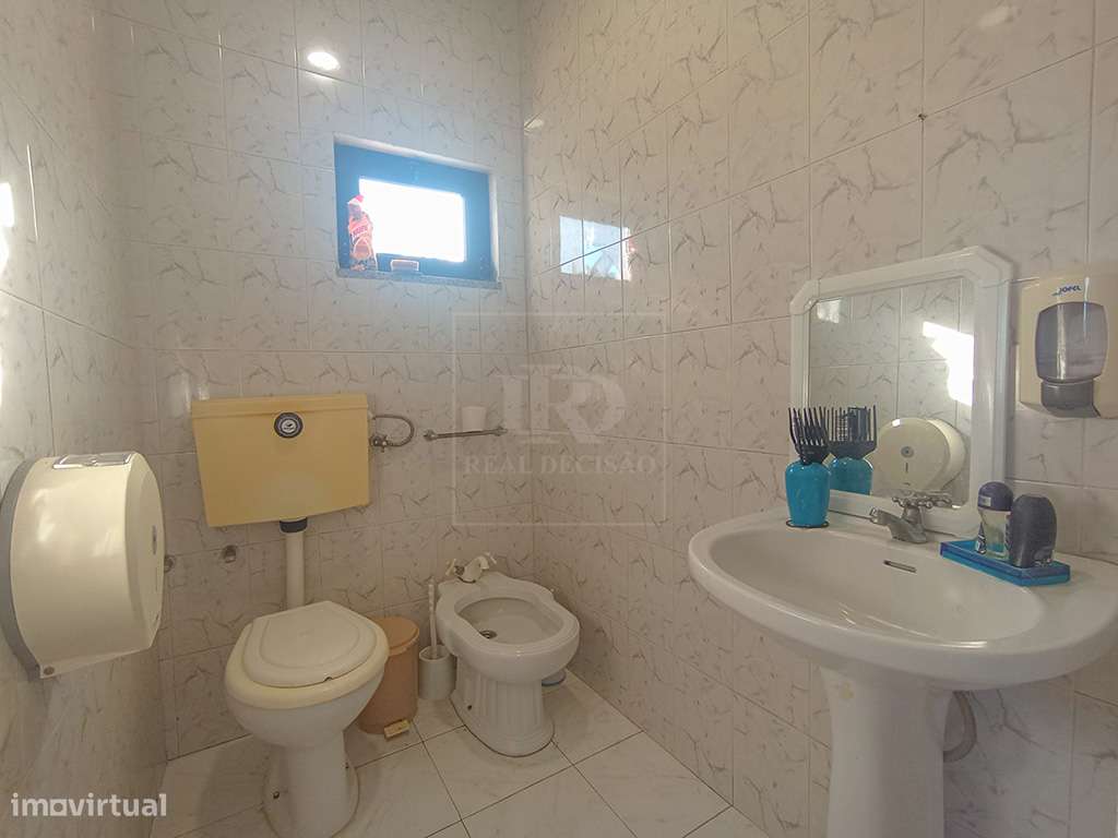 Armazém em Roriz, Santo Tirso-18