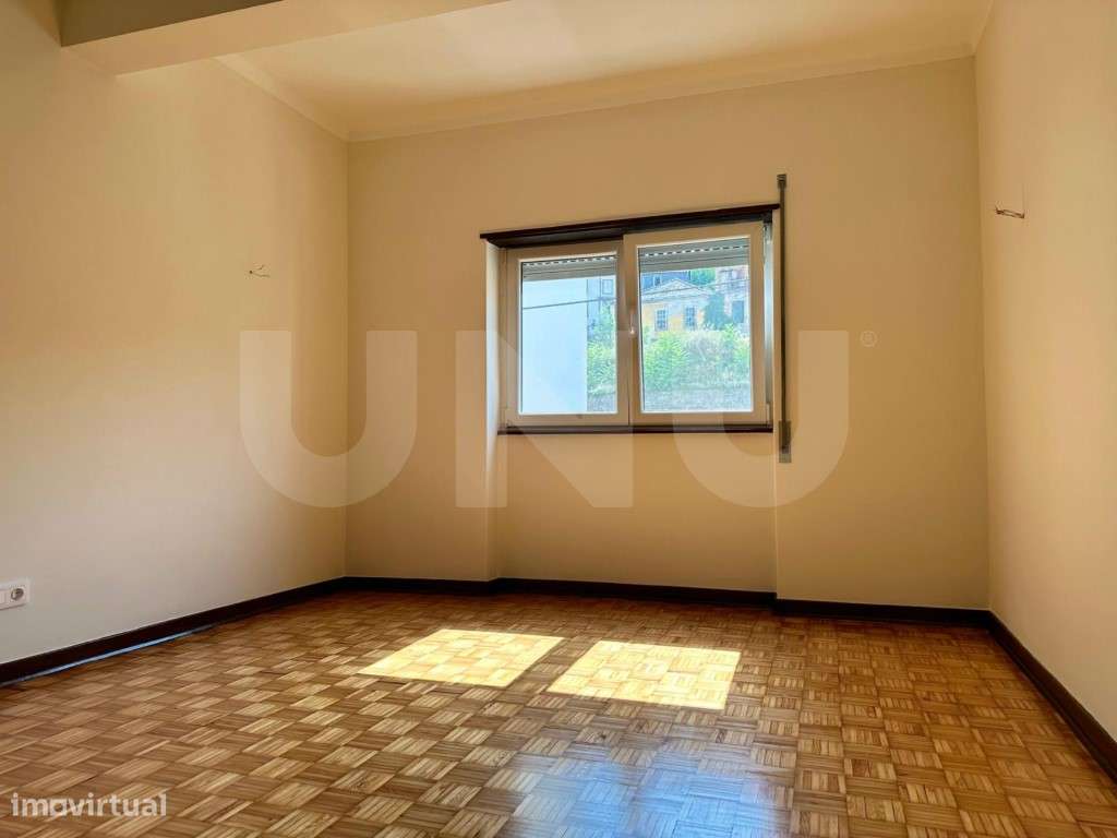 T4+2 com Varanda Panorâmica e Garagem Ampla - Conforto, Espaço e Ve...-9