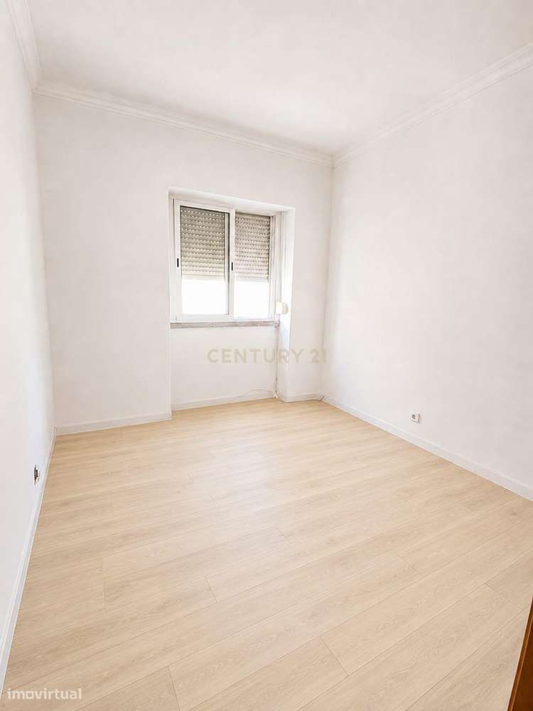 Apartamento T2 na Mina – Amadora | Localização de excelência junto ao-11