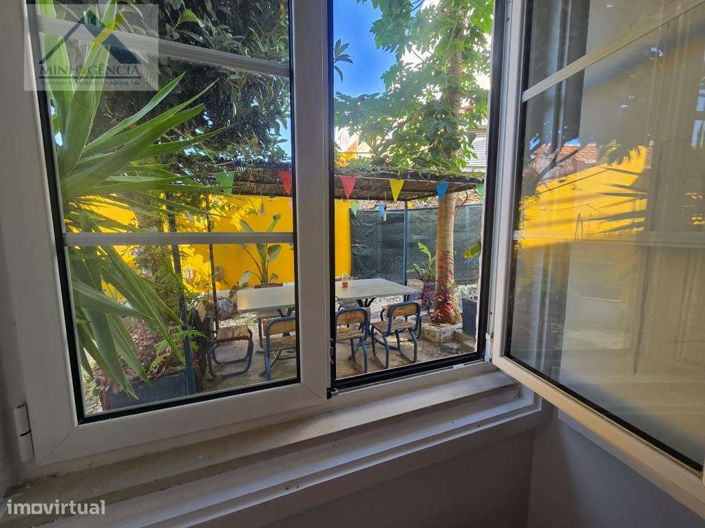 Apartamento T2 junto ao Jardim da Graça em Lisboa-5
