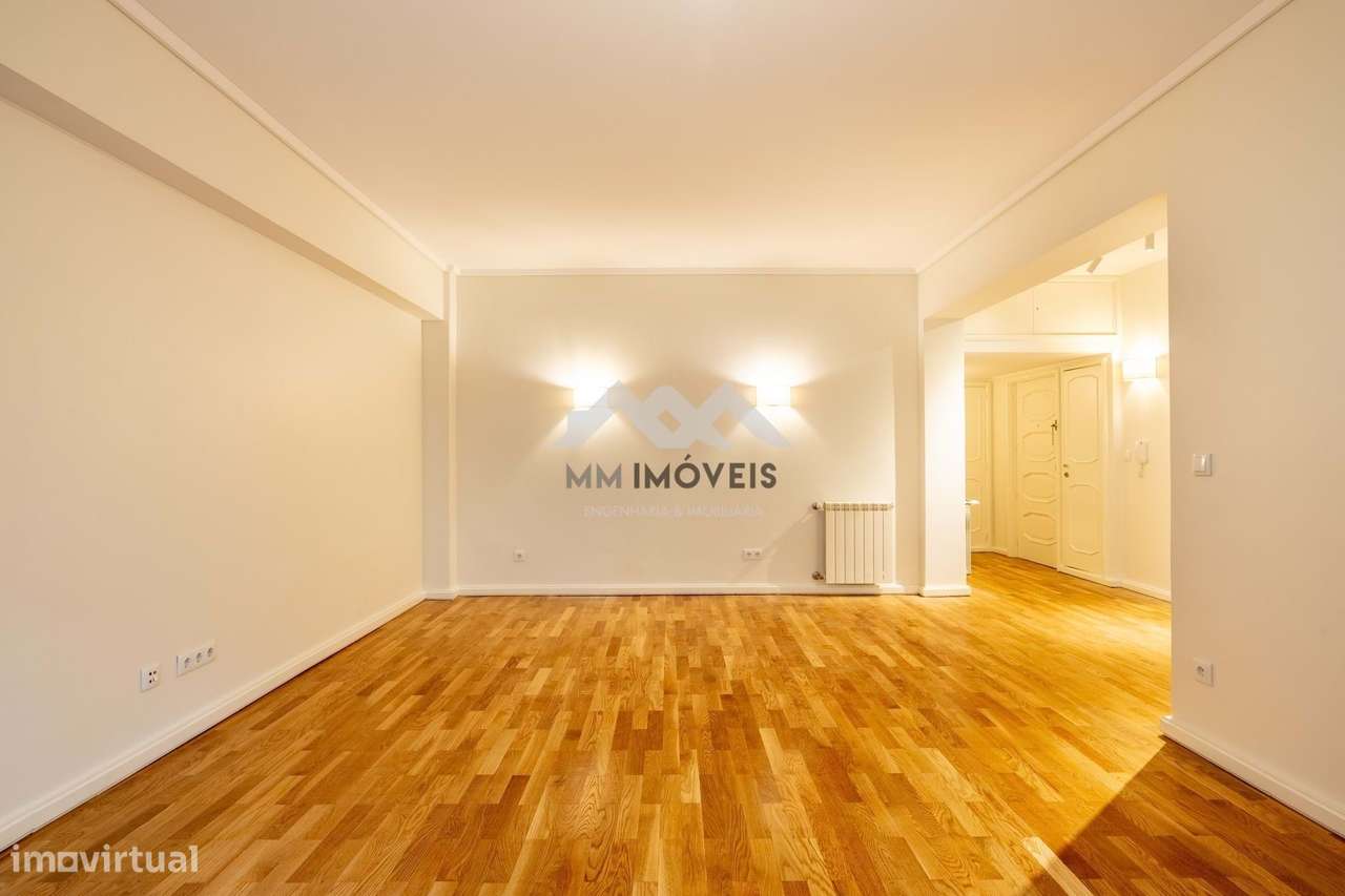 Apartamento T2+1 | Arrendamento | Renovado | Av. França | Garagem | Me - Grande imagem: 4/26