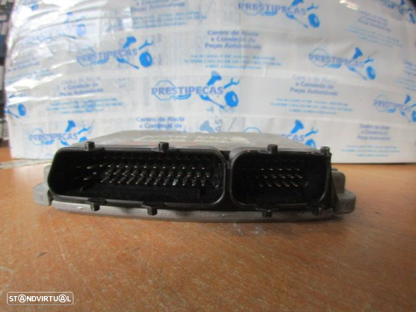 Centralina 0281001961 038906018EK AUDI A4 B5 1999 1.9TDI 8V 110CV 4P CINZA BOSCH - 3