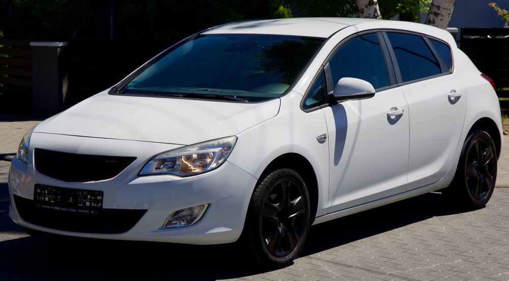 Opel Astra J 1.4 Selection 2012
