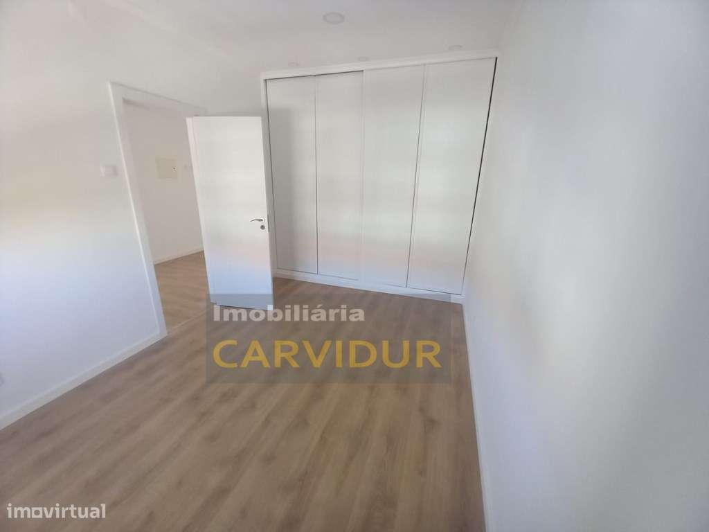 Barreiro Vila-Chã T2 totalmente remodelado-3