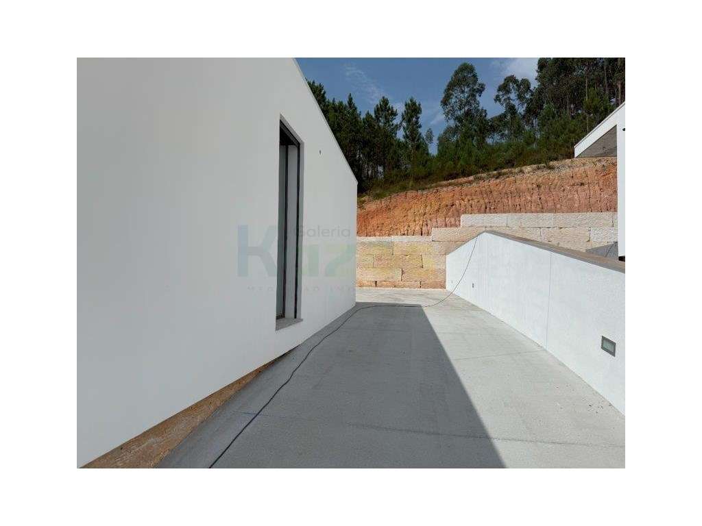 Moradia Individual, Térrea T3+1, em fase final de Construção.-7