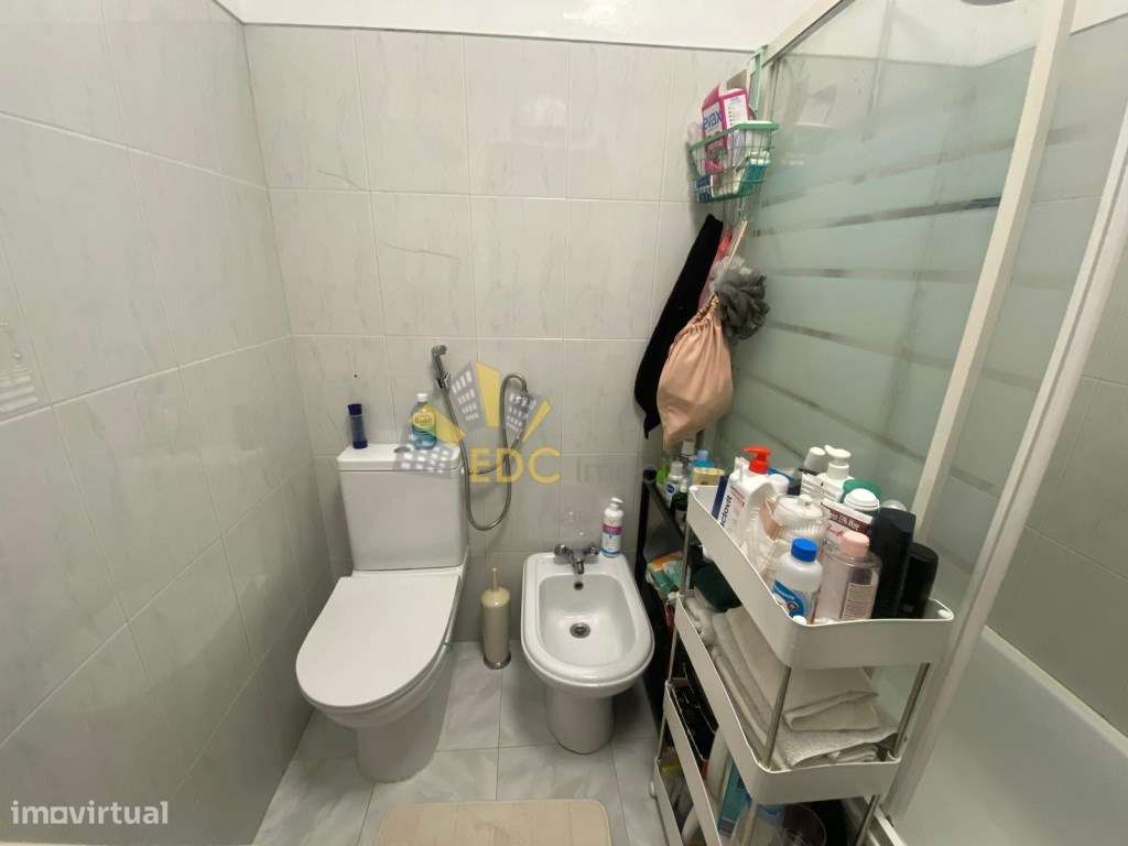 Apartamento T2 no Cacém, com possibilidade ser transformado em dúpl...-22