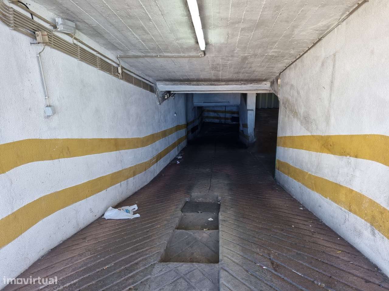 Escritório com Potencial para Loft T1/T2 junto à Estação-13