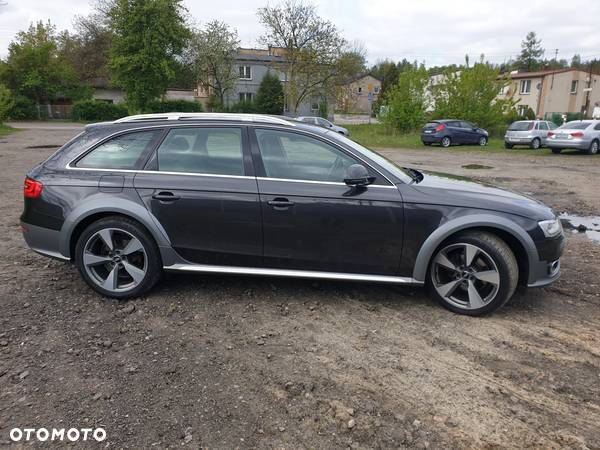 Audi A4 Allroad 2.0 TDI Quattro S tronic - 11