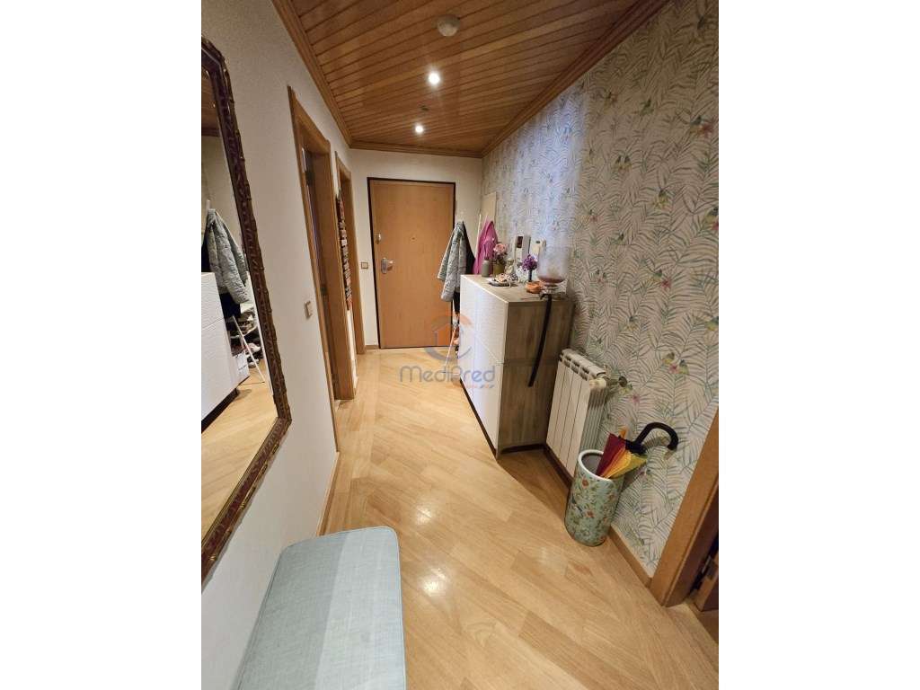 Apartamento T4 (potencial para Duplex) c/ 2 Parqueamentos e Arrecad... - Grande imagem: 5/38