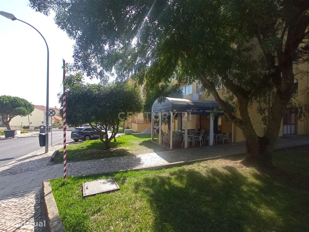 INVESTIDOR -  Trespasse de Pastelaria e cafetaria em pleno funcionamen-6