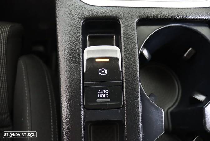 VW Passat 2.0 TDI (BlueMotion ) Comfortline - 31