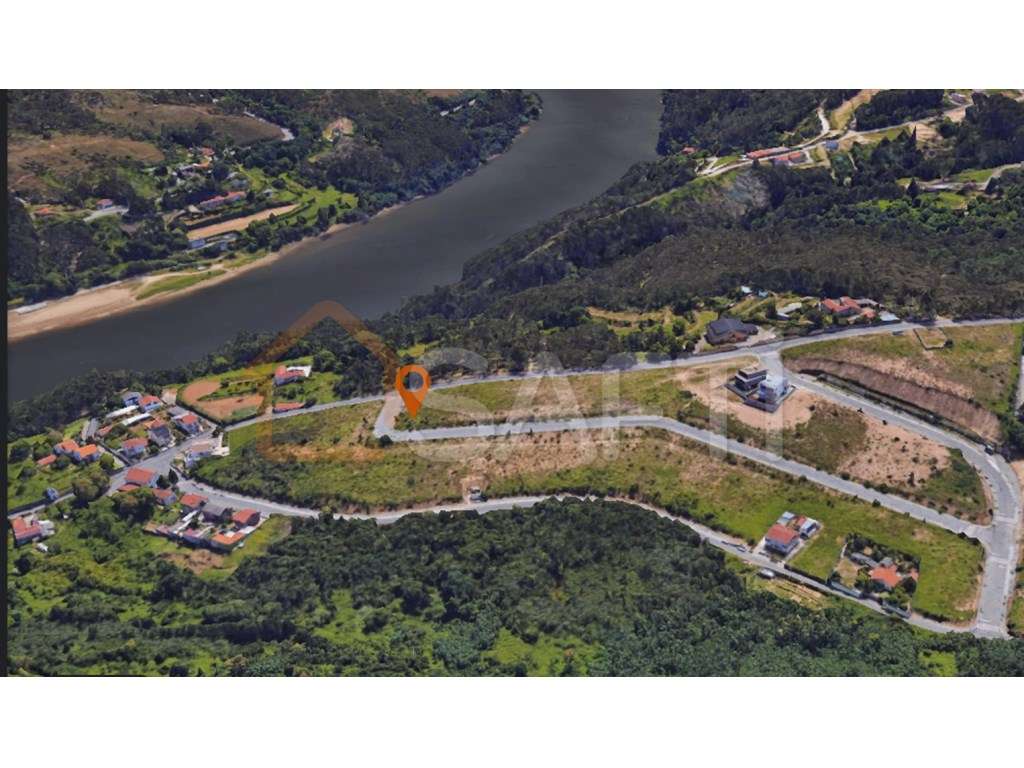 Terreno para construção moradia 4 frentes próximo ao Douro - Grande imagem: 5/9