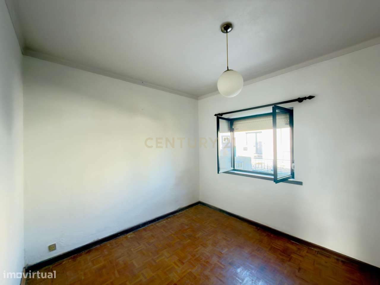 A Oportunidade Perfeita para Criar a Casa dos Seus Sonhos em Janes, Al-10