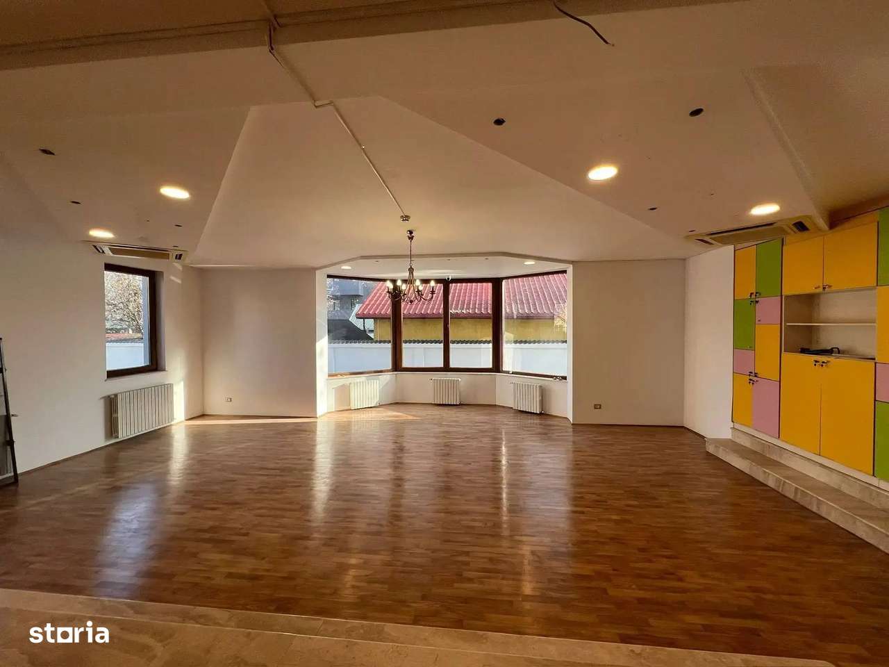 Investitie Casa De Vanzare 11 Camere Militari Metrou-Pacii Curte 600 m-6