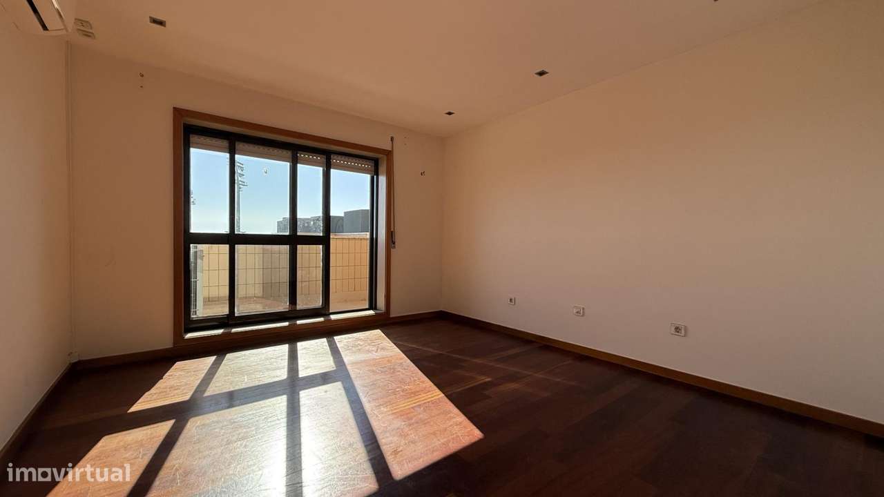 Apartamento T3 Duplex (Terraço e Vista Mar)-21