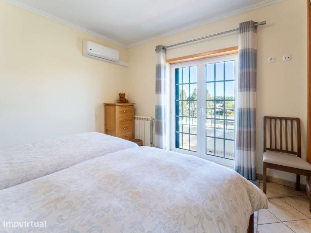 Moradia com Piscina, Jardim e Garagem no Nadadouro, Caldas da Rainha-43