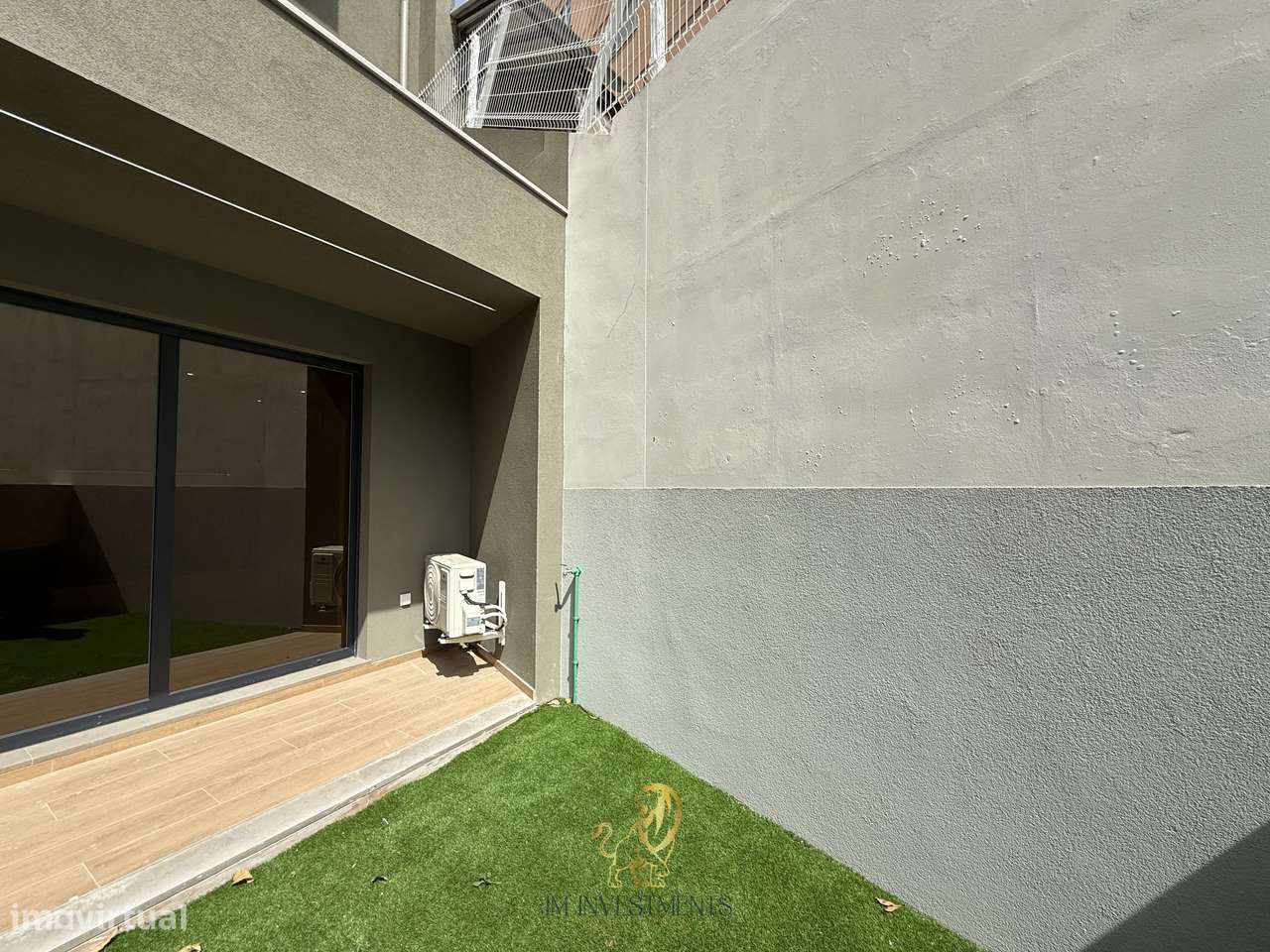 Apartamento Novo T0 com Jardim-28