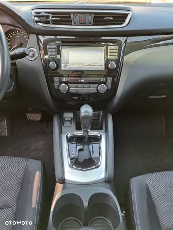 Nissan Qashqai 1.6 DCi Xtronic TEKNA - 10