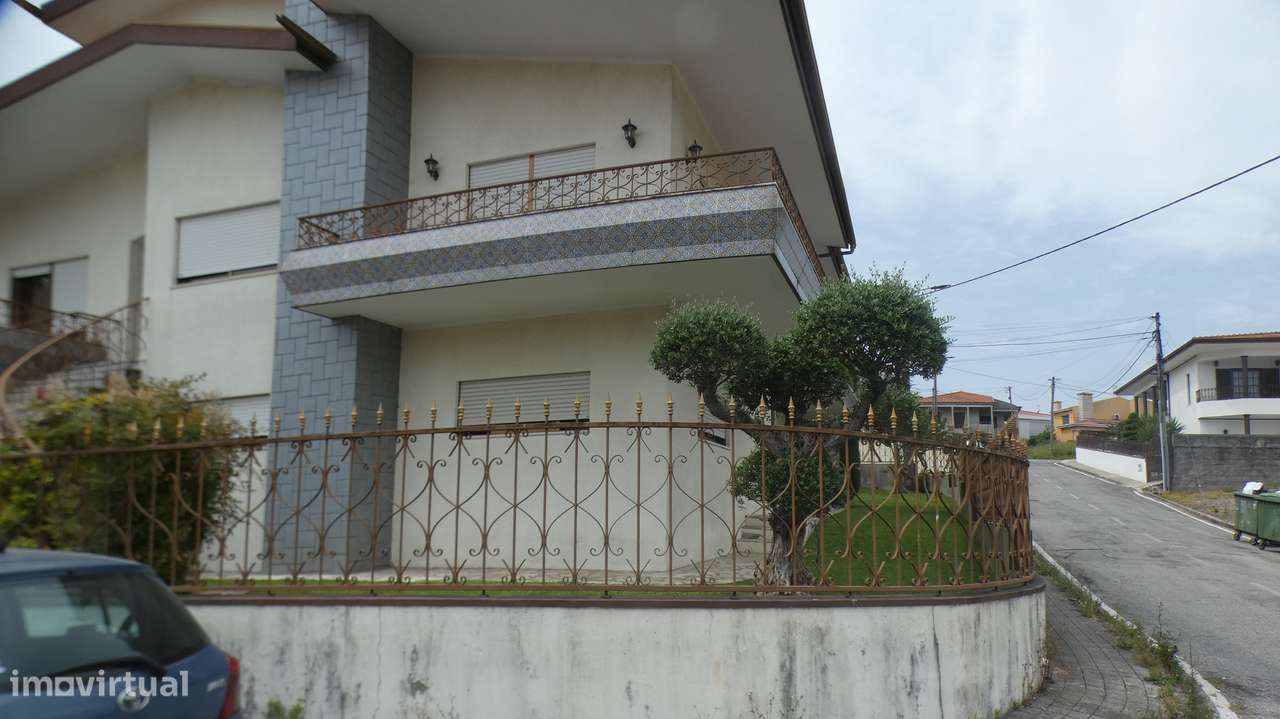 Moradia T5 S. Mamede Coronado-37