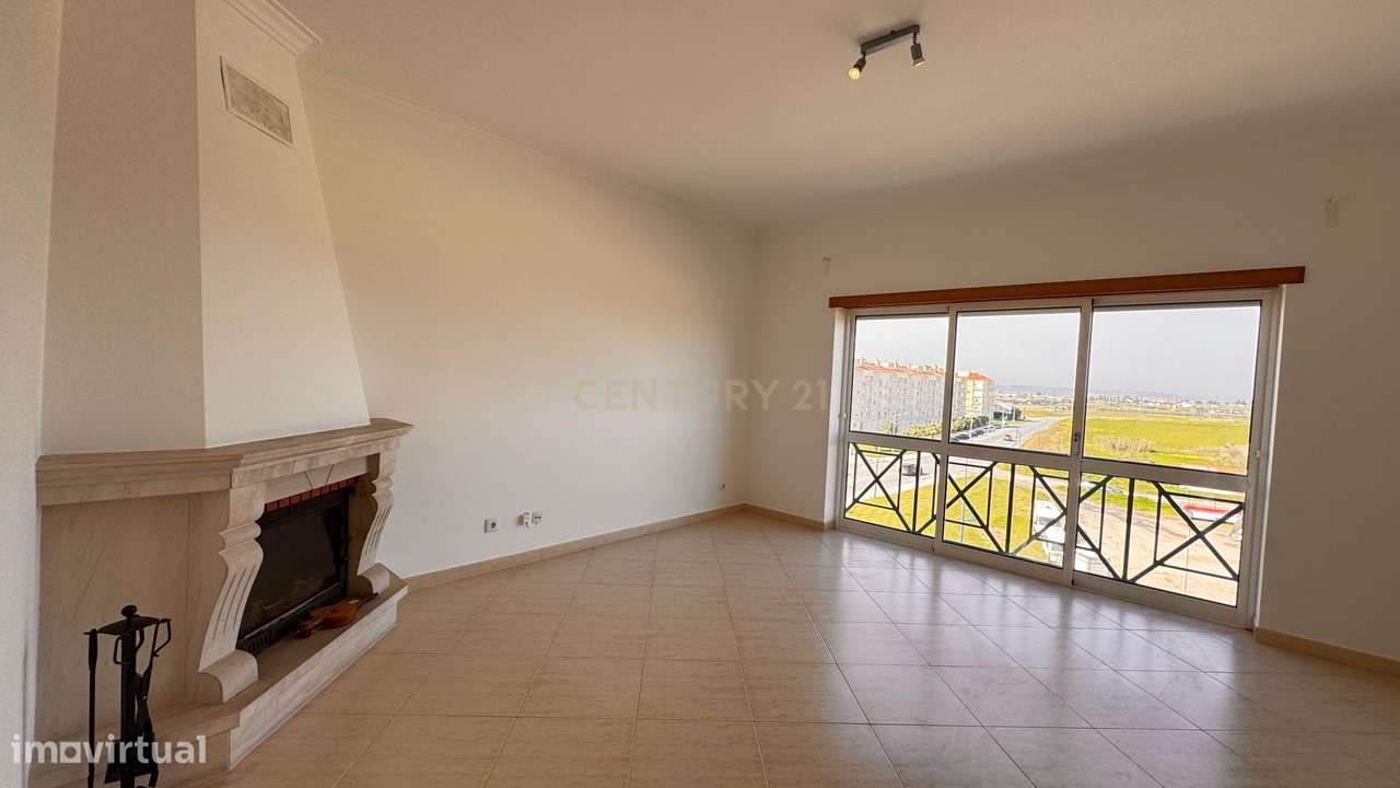 Excelente T4 no Montijo com Garagem e Arrecadação.-6