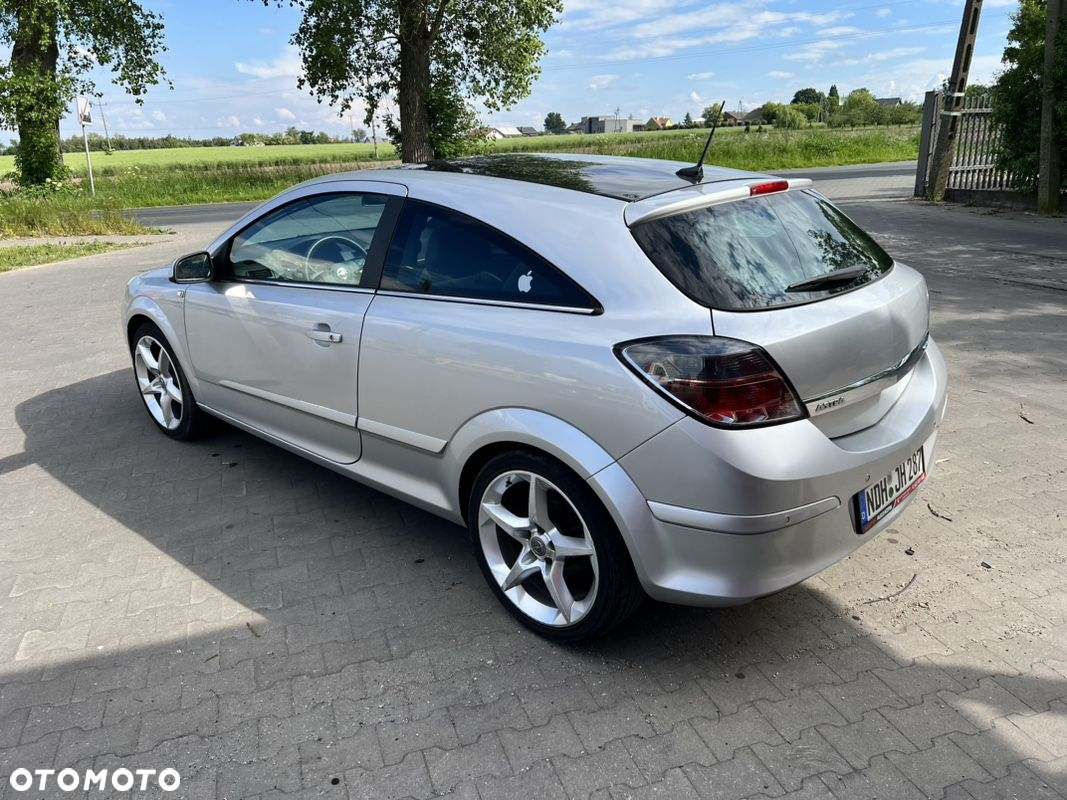 Opel Astra III GTC 1.6 Limited - 3