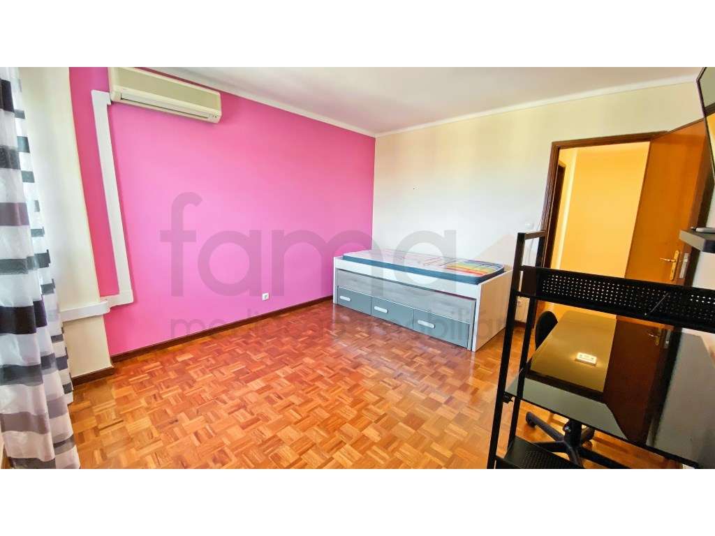 Apartamento T3 para Arrendamento em Linda-a-Velha - Grande imagem: 3/35