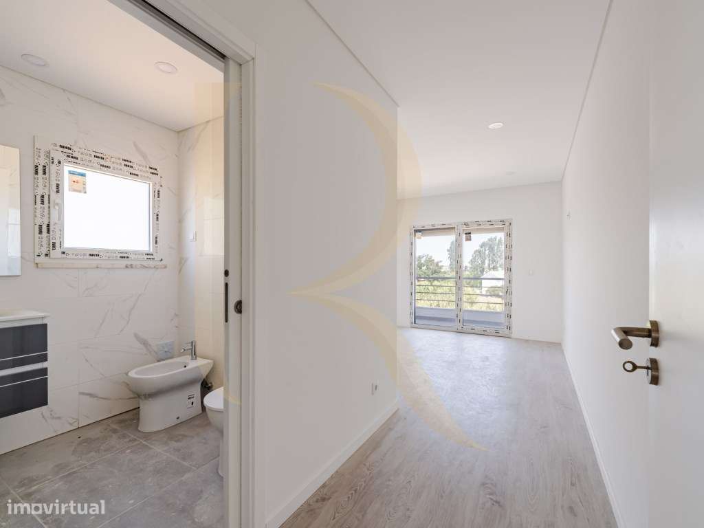 Apartamento T3 com elevador, parqueamento e arrecadação com condomí...-14