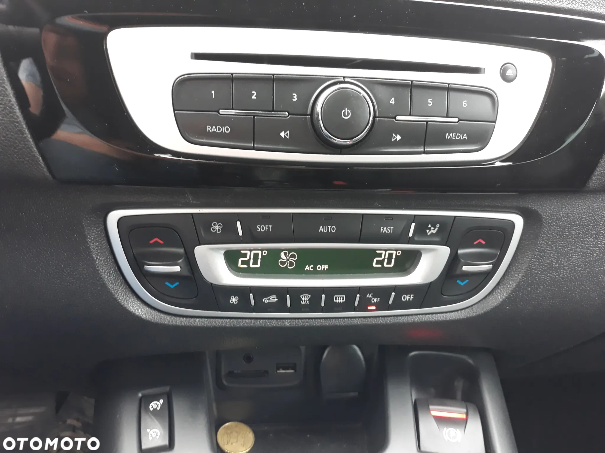 Renault Grand Scenic ENERGY TCe 130 BOSE EDITION - 23