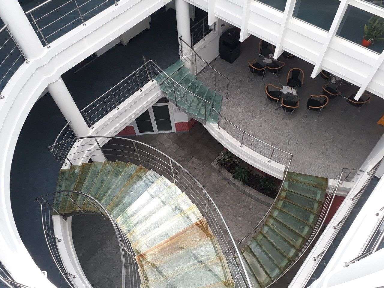 Investment opportunity - Cladire de birouri + Hala + teren DNCB/DN1-10