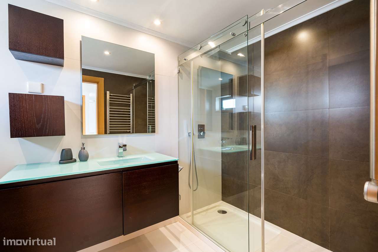 Apartamento T1 com vista mar a 600m da praia-13