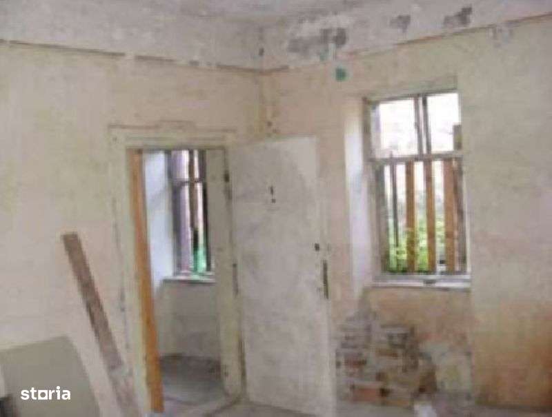 Vanzare apartament in casa veche si curte - Licitatie 14.10.2025-4