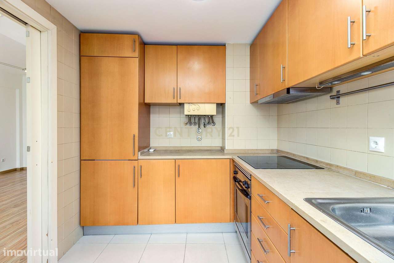 T2 COM RENDIMENTO NA AV. DE BERLIM, COM ARRECADAÇÃO, A 5 MIN. DA GARE - Grande imagem: 5/24