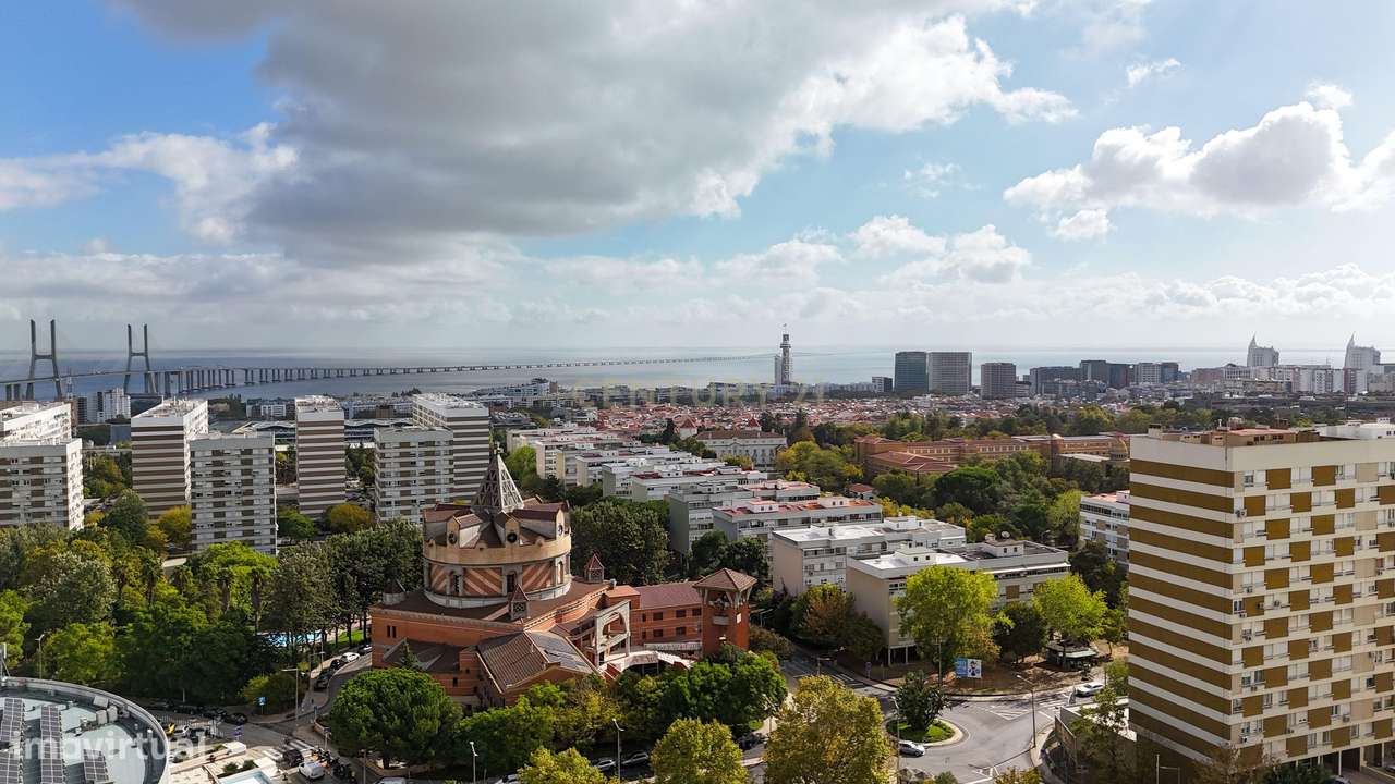 T3 Mobilado na Portela com Garagem Box - Grande imagem: 4/24