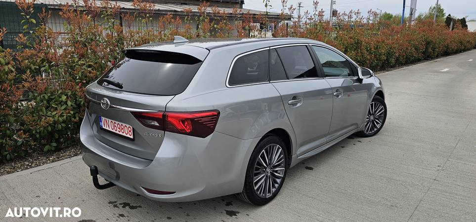 Toyota Avensis Touring Sports 2.0 D-4D Business Edition - 2