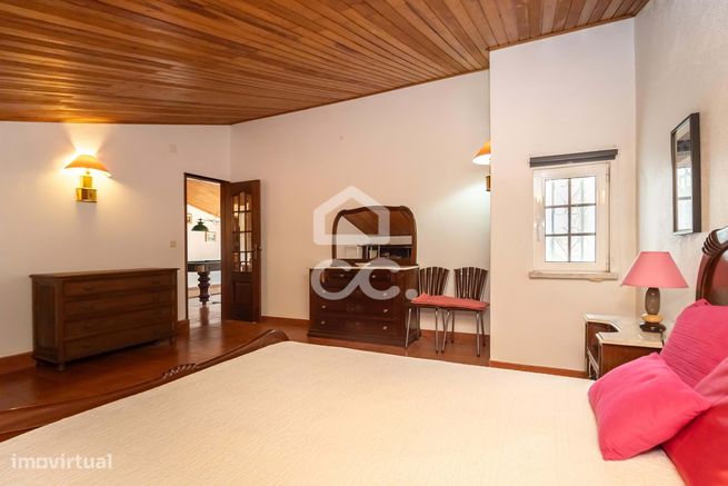 Moradia Isolada T8 em terreno de 1000 m2 em Belverde-46
