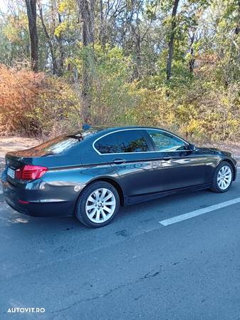 BMW Seria 5 525d xDrive Touring Aut. Luxury Line - 18