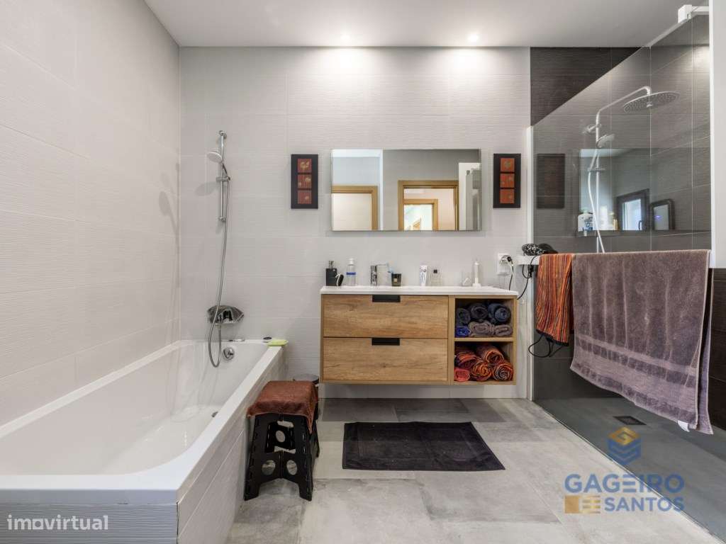 Moradia Térrea T3 Contemporânea com Piscina-35