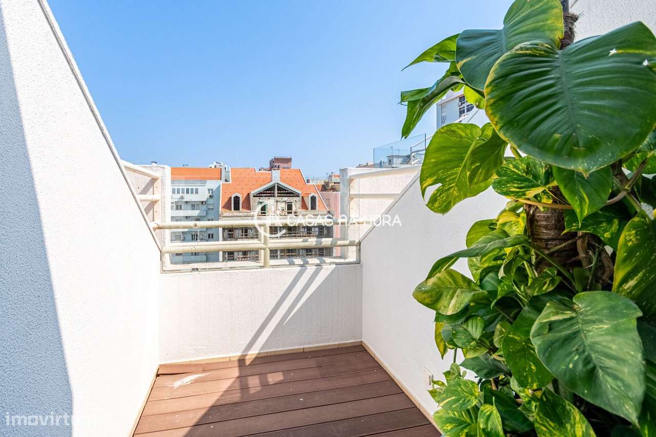 T4 Duplex com terraços e box para 3 viaturas na Avenida Visconde Va...-24