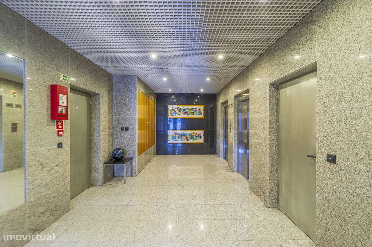 Apartamento T4 com Vista Rio no Alto do Restelo, Belém – 262 m²-44