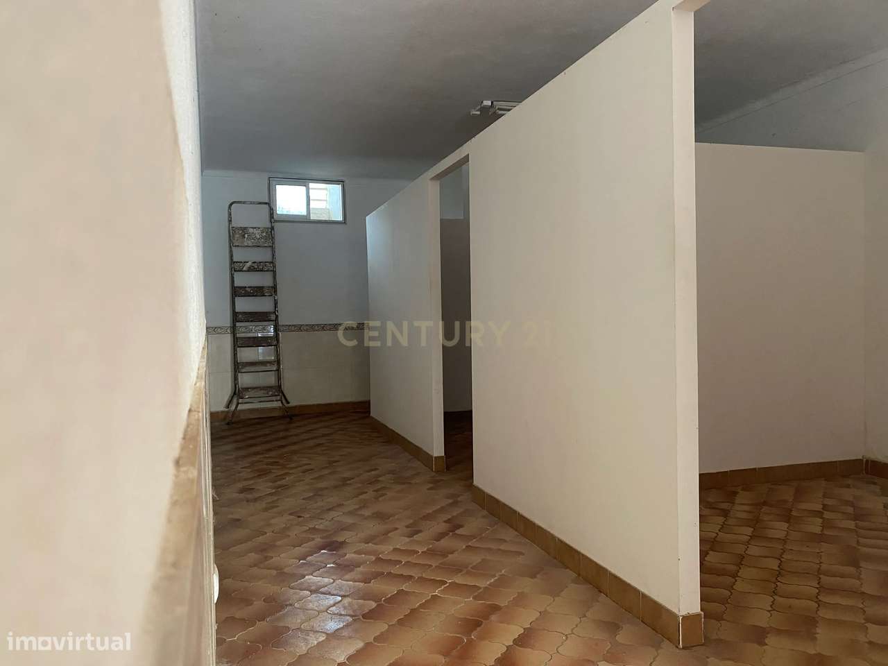 Prédio 2 pisos | Zona do Miradouro Setúbal - Grande imagem: 3/15