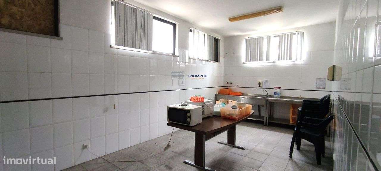 Armazém 718m2, 2 Pisos, 6 Salas Marinha Grande - Grande imagem: 5/18