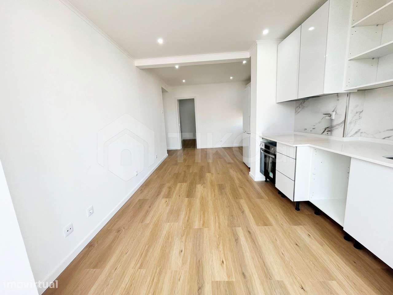 T1 Totalmente remodelado na Amadora – Pronto a habitar | Excelente loc-4