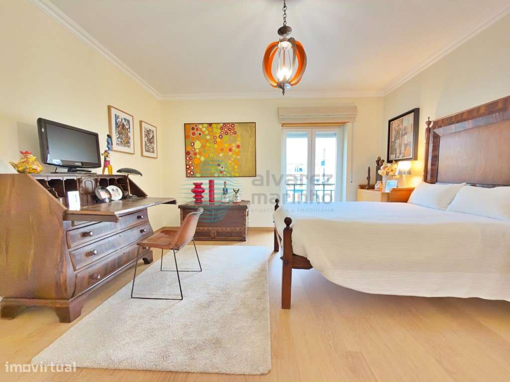 Apartamento T5, com 3 varandas, 2 lugares de estacionamento e Arrec...-15