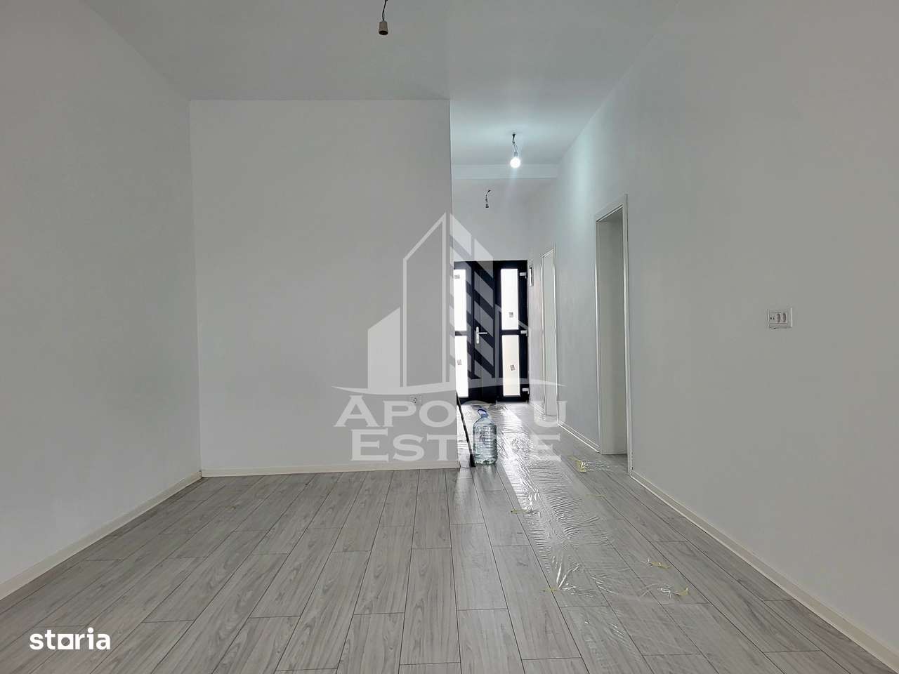 1/2 Duplex pe parter, cu 3 camere si 2 bai, Sag - Imagine principală: 4/17